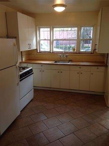 Top unit kitchen - open and bright