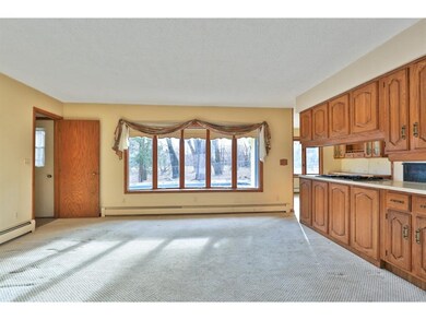 Living/Dining Area