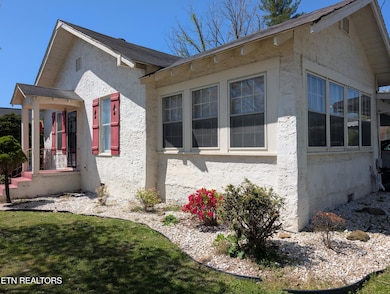 515 N 25th St, Middlesboro, KY 40965 - photo 2