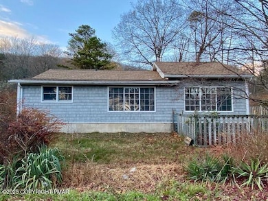 9002 Robinhood Dr, Kunkletown, PA 18058 - photo 3