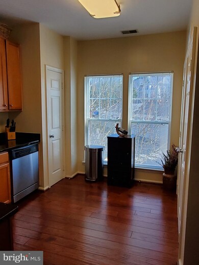 1501 N Point Dr unit 204, Reston, VA 20194 - photo 6