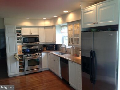 431 Lyndhurst Dr, Broomall, PA 19008 - photo 4