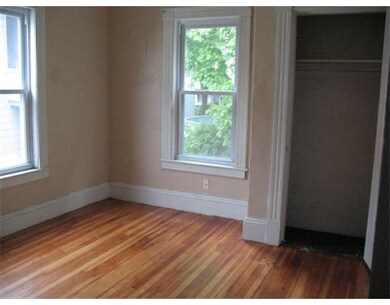 423 Chelmsford St, Lowell, MA 01851 - photo 4