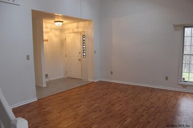 8 Deerwood Ct, Albany, NY 12208 - photo 4