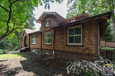 3135 SW 17th St, Topeka, KS 66604 - photo 5