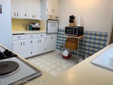 4615 Blackberry Ln, Lansing, MI 48917 - photo 6