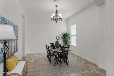 2514 E Lindrick Dr-7