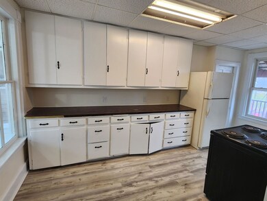 42 Chestnut St, Claremont, NH 03743 - photo 2