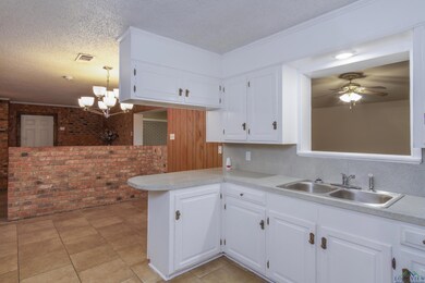 100 Crestwood Dr, Longview, TX 75601 - photo 7