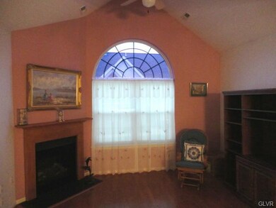 4867 Derby Ln unit 38B, Macungie, PA 18062 - photo 2