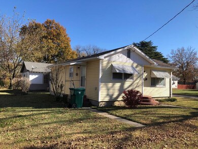 820 S 15th St, Parsons, KS 67357 - photo 2