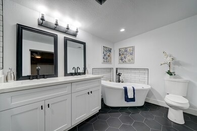 8613 E Camelback-34