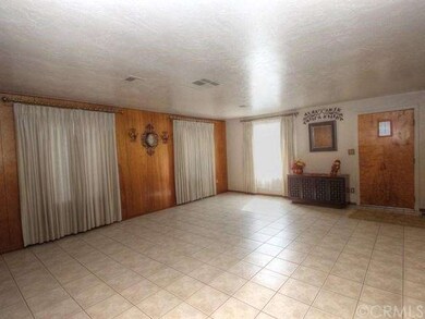 13946 living room