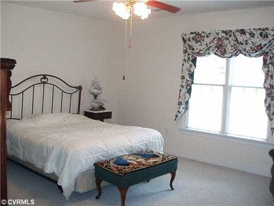 Master Bedroom - MASTER BEDROOM SUITE WITH ATTACHE
