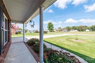 112 Caribou Dr, Statesville, NC 28625 - photo 3