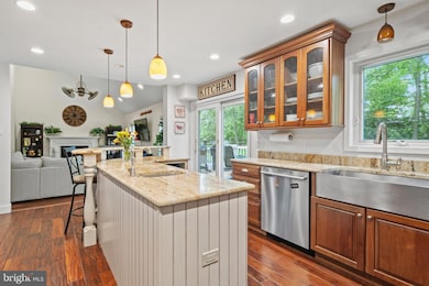 11204 Longwood Grove Dr, Reston, VA 20194 - photo 7