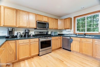 111 Firelight Ln, Lackawaxen, PA 18435 - photo 6