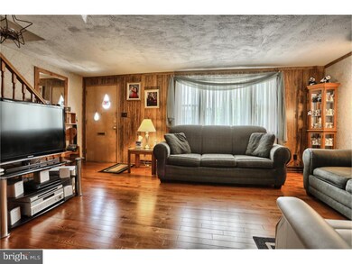 639 Centre St, Reading, PA 19605 - photo 6