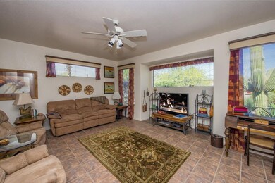 005_Family Room
