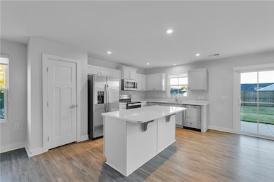 803 Shady Oak Ct, Boiling Springs, SC 29316 - photo 2