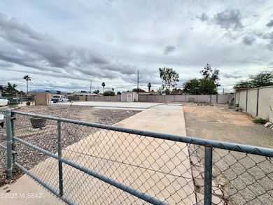 3241 S Capri Cir unit 19, Tucson, AZ 85713 - photo 2