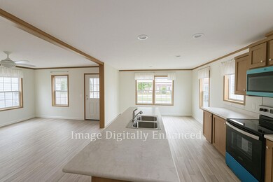 41 Webster St, Auburn, ME 04210 - photo 4
