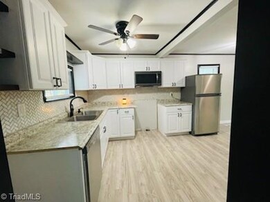 1304 Furlough Ave, High Point, NC 27260 - photo 5