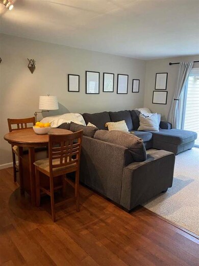 J18 Stonehedge Dr, South Burlington, VT 05403 - photo 4