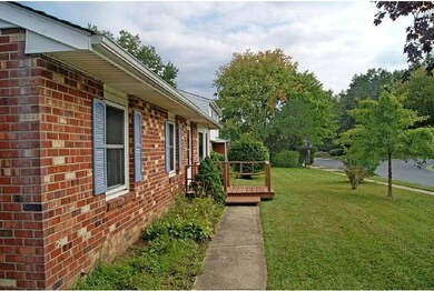 11 Heather Rd, Newark, DE 19702 - photo 2