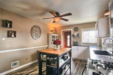 Gorgeous kitchen with island