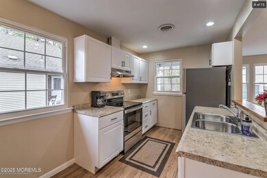 8B Maplewood Dr unit 52, Whiting, NJ 08759 - photo 5