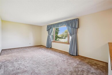 324 E 14th St N, Newton, IA 50208 - photo 6