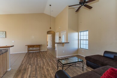 006_Living Room