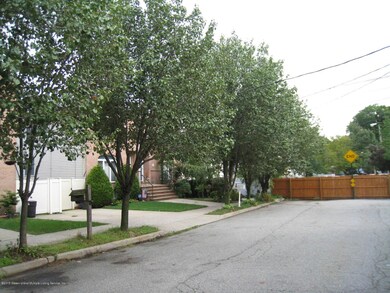 80 Beverly Rd, Staten Island, NY 10305 - photo 5