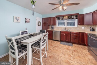 124 Newton Ave, Gibbstown, NJ 08027 - photo 4