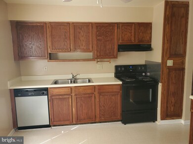 10700 Cobblestone Dr, Spotsylvania, VA 22553 - photo 5