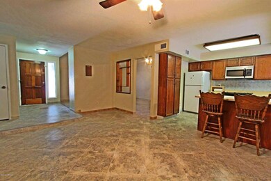 Kitchen Eat in 1.jpg