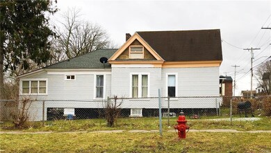 Large side yard-Fully fenced.