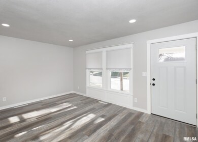 1804 W 54th St, Davenport, IA 52806 - photo 5