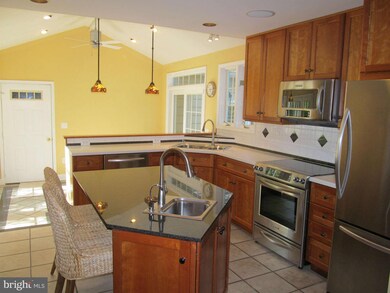 1919 Thomas Dr, Annapolis, MD 21409 - photo 5