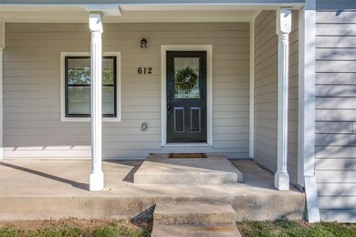 612 Turner St, Cleburne, TX 76033 - photo 4