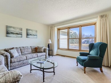 1420 Interlachen Cir, Woodbury, MN 55125 - photo 4