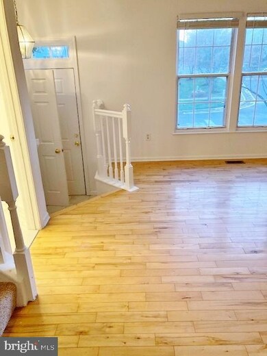 8513 Pine Meadows Dr, Odenton, MD 21113 - photo 5