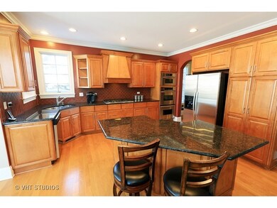 290 N Oak St, Elmhurst, IL 60126 - photo 2