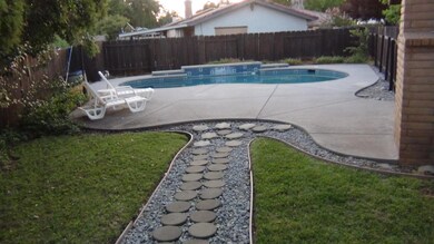 2571 Erin Ln, Redding, CA 96002 - photo 3