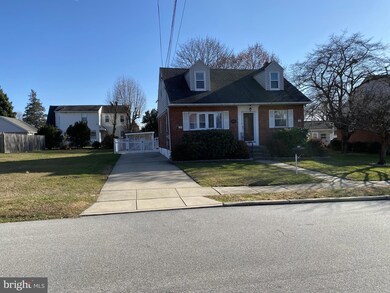 306 Broomall St, Folsom, PA 19033 - photo 2