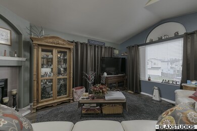 006-Living (2 of 3)