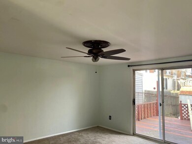 3204 Tartarian Ct, Halethorpe, MD 21227 - photo 7