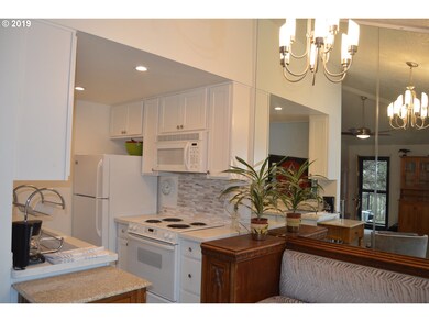 16 Crestfield Ct, Lake Oswego, OR 97035 - photo 4