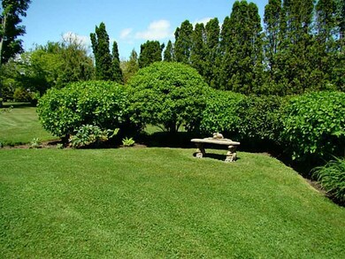 504 Tuckerman Ave, Middletown, RI 02842 - photo 3